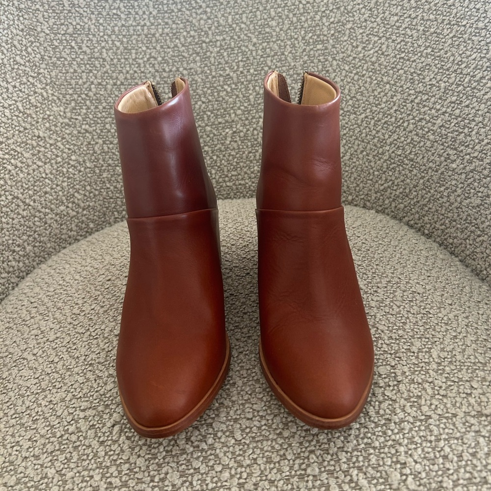 Nisolo Chestnut Leather Ankle Booties